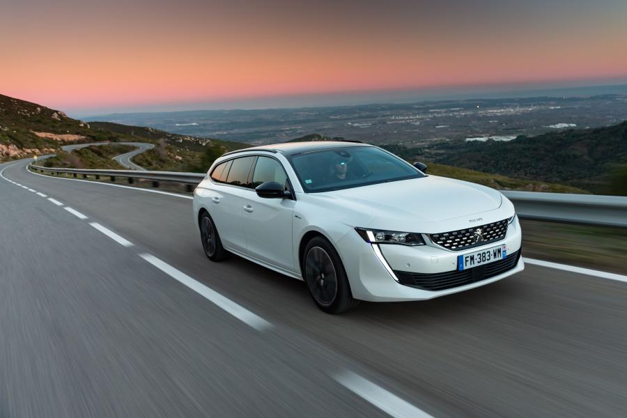  Peugeot 508 SW GT HYBRID 2019 года  (WW) (фото 10 из 40)